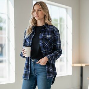 American Eagle Outfitters Flannel Shirt Medium Blue Plaid Button Down Cozy Fall